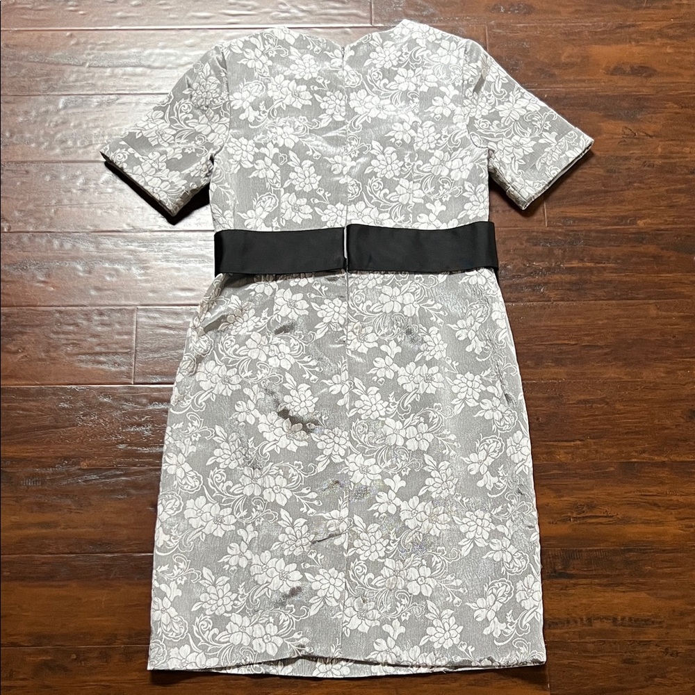 Nanette Lepore Silver Floral Jacquard Sheath Dress with Black Waist Tie Size 14 - Picture 13 of 16